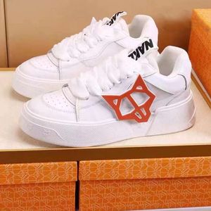 Designer skor naken wolfe designer mens casual skor nwd vit svart guld röd lyx män kvinnor mode plattform tränare sport kvinnor sneakers utomhusskor 398