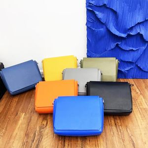 2024 Designer Bag Mens Messenger Bag Shoulder Bag Briefcase Fashion 7 Color Handbag for Men Leather Purse Wallets Totes Purse Floral Travel Bag Camera Bag NO9