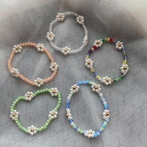 Charm armband bohemisk koreansk pärla daisy blommor armband för kvinnor flickor söt imitation pärla blommig handgjorda smycken pulseira