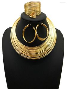 Conjunto de brincos de colar de liga multifios anel pulseira de quatro joias galvanizadas de alta qualidade banhadas a ouro para mulheres