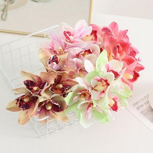 Dekorativa blommor konstgjorda bukett vackra faux silkblomma icke-blekande hemförsörjning simulering falsk