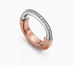 Designer Brand TFF Lock U-formad dubbelfärgring engångs diamant Personlig mångsidig V-guld 925 Silverpläterad modprydnad Kvinnor med logotyp