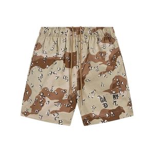 Venda imperdível Galeria de shorts curtos masculinos moda meia calça designer depts calças de suor salpicadas masculinas femininas soltas casuais curtas 001