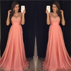 Vestidos de Baile Novos e Sexy Baratos Rosa Coral Jóia Pescoço Ilusão Sem Mangas Apliques de Renda Frisado Chiffon Vestido de Noite Concurso de Festa Fo2018