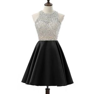 Beaded Jewel Neck Korta cocktailklänningar med öppen rygg 2019 Knäslängd Party Dress Black Red Blue Dark Green269Z