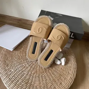 Designer sandals da donna Summer Luxury Slifor Ringer Chain Bianco di albicocche Sandali in pelle Sandals Outdoor Beach Seaside Home Women Sandals12