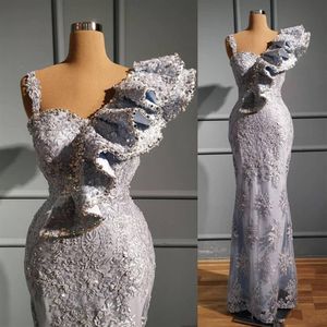 Aso ebi arabisk lyxig sexig sjöjungfru aftonklänningar pärlor kristaller spets silver ruffles prom pageant mottagning klänning2428