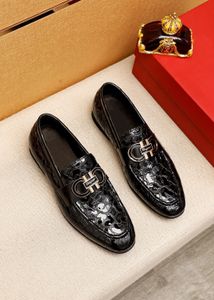 2023 Herrklänningskor Designer Fashion Brand Snakesskin Flats Mens Business Office Work Formal Party Wedding Oxfords Storlek 38-45