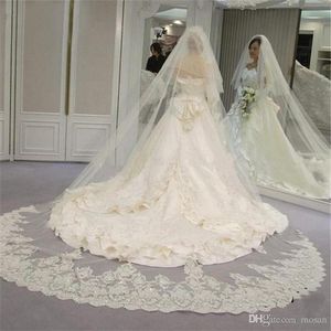 2022 REAL POS Högkvalitativ 2 Tiers Blusher Cover Face Cathedral Shining Sequined Lace Wedding Veil med Comb New Bridal Veil323h