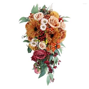 Fiori decorativi Damigella d'onore Holding Bouquet Matrimonio d'epoca Cerimonia romantica Decorazione