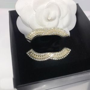 Spille da lettera firmate da donna Spilla da donna in strass di lusso con perle di cristallo, spilla da bavero, accessori per gioielli di moda in metallo