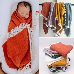 Filtar Swaddling Organic Cotton Muslin Filt Dubbel Gaze Bath Handduk Baby Tassel Född Big Diaper Swaddle Wrap Feed P O Props 230724