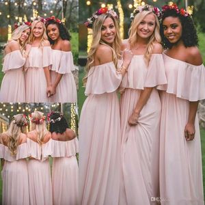 Off Shoulder Chiffon Bridesmaid klänningar med halv ärmar 2020 Bohemian Bridesmaids klänningar ny maxi klänning rosa2516