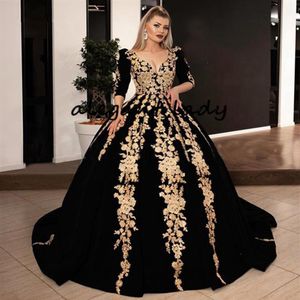 Black Velvet Ball Gown Prom Dresses with Gold Shiny Lace Applique 2020 Plus Size Long Sleeve Kaftan Caftan Arabic Evening Gowns We263i