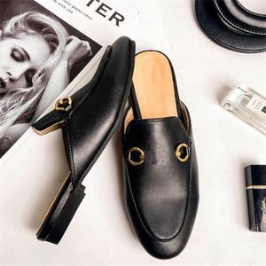 Kvinnor Slipper Designer Loafers äkta lädersandaler Ggity Half Dag Metal Chain Slides Ladies Casual Mules Flat Shoes