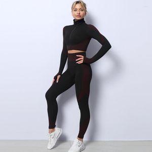 Kadınlar iki parçalı pantolon yaz sorunsuz kollu spor takım elbise hızlı kuruyan sıkı oturan yoga üst fitness pantolon.