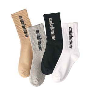 Осенние моды мужчины носки дизайнерские носки мужские носки для мужчин Письмо в носках в трубах