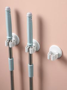 Set di accessori per il bagno Montato a parete Clip per mop gratuito Bagno Pratico Necessità quotidiane Scopa Scopino Nessuna traccia di stoccaggio Rack