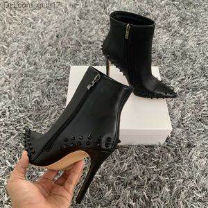 Stiefel sexy Lady Casual Designer Mode Damenstiefel Schwarzes Leder Spikes High Heels Stiletto Point Toe Short Martin Booties Z230724