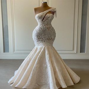 2020 Plus Size Arabic Aso Ebi Luxurious Lace Beaded Wedding Dresses One Shoulder Mermaid Bridal Dresses Vintage Wedding Gowns ZJ052931