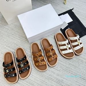 Tjock Soled Metal Buckle Slippers Women With Three Bar Straps Leather Surface Enkel fashionabla Designer Roman One Line Slipper inomhus