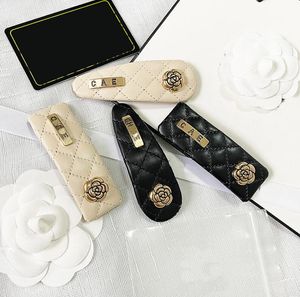 Designer Hair Clips Barrettes High End Fashion Hairpin Populära varumärken Huvudbonader Ny high-end Small Sponge Leather Hair-Clip Fine Designer Hårtillbehör