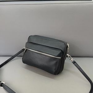 designväska utomhus messenger väska läder crossbody cowhide tote handväskor affärer lyxig skugga läder hybrid korskroppsväska för män nr10