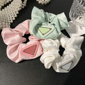 Modedesigner Kvinnor Hårgummiband hårstrån Scrunchy Ring Clips Elastic Triangle Letter Sport Dance Scrun Hårtillbehör