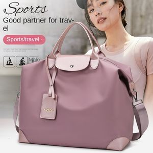 Duffel Väskor Kortavstånd Kvinnor S Travel Bag Fashion Ladies Handbag Sport Pack Multifunktionellt bagage axel Gym Yoga 230724