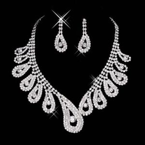 Nuovo set di gioielli da sposa in cristallo Bling economico Collana in argento placcato orecchini di diamanti Set di gioielli da sposa per le donne sposa Acc223h nuziale