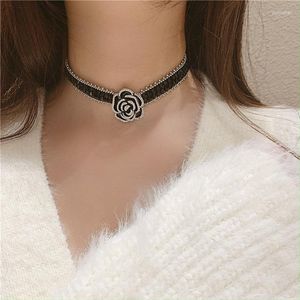 قش Sexy Bohemia Black Camellia Clavicle Chain Necklace Rhinestone Flower Necklace for Women Crystal Decoration Y2K Jewelry