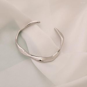 Bangle Advanced Light Luxury Natural Gilded Design Bransoletka z minimalistyczną i zimną wszechstronną grupą Mała grupa