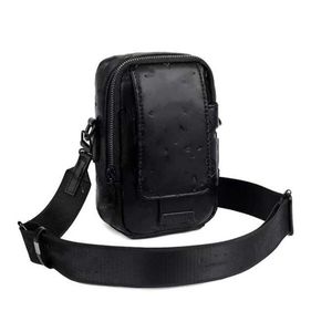 Bolsas de grife de luxo pretas em relevo 2023 novas bolsas de ombro masculinas de couro clássicas bolsas crossbody de alta qualidade moda bolsa para celular