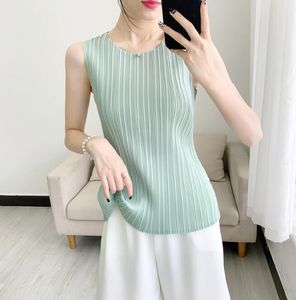 Pleated Top Shirts Luxury Designer's Latest Styles Issey Tank Top Womens Sleeveless T-shirt Fashion Casual Sleeveless Women's Breathable Top 381