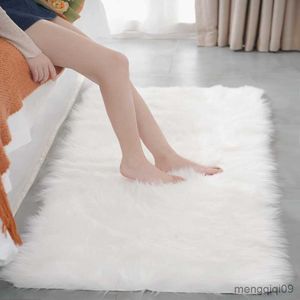 Mattor 2023New Plush Soft Sheep Skin Bedroom matta Imitation Bedside Mat Living Room Rug Soffa Cushion White Rugs vardagsrum mattan R230725