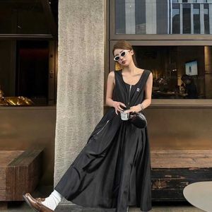 夏の女性の黒い襟の袖の袖のウエストaタイプの長いドレス、ナイロンファブリックアンチウィンクルは縮小しません、カジュアルなファッションのスリムフィットの基本バージョン。