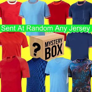 Standard Mystery Boxes Fußballtrikotsgeschenke für Fan -Herren -Damen und Kinder zufällig ausgewählte Fußballtimen aus jedem Clubland oder einer Saison der Welt