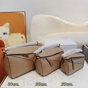 Büyük kapasiteli çanta tasarımcısı çanta omuz çantaları kadın çanta bulmaca geometrik moda bayan gündelik crossbody çanta patchwork cüzdan mektubu khaki