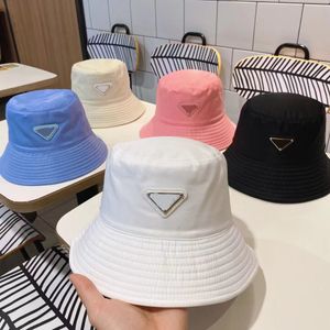 Pra Hats Bucket Hat Casquette Designer Stars mit dem gleichen lässigen Outing Flat-Top-Hüte mit kleiner Krempe Dreieckige modische Hüte für Männer und Frauen