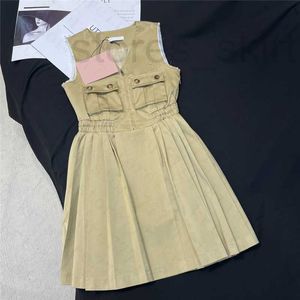 Runway-Kleider, Designer-Damen-Kleid, T-Shirts, Buchstaben-Stickerei, Mädchen, Milan-Jersey-Tanktop, A-Linie, ärmellos, plissiert, High-End-Weste 3AS7