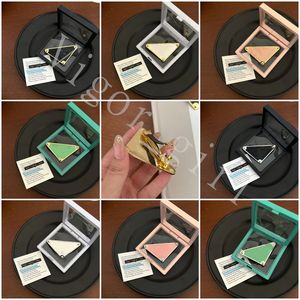 Designer Girl Hair Pins Luxury Barrettes Designers Dal 1913 Triangle Brand Eloy Spring Clamp Popular 8 Färg med enkel låda Enkelt temperament med gratis frakt