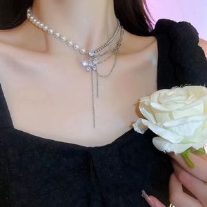 Girls 'Sparkling Zircon Butterfly Dubbelskikt Splice Pearl Chain Sweet Cool Wind Necklace For Women's Insider Design