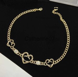 Pendant Necklaces Luxury Designer Letter Pendant Necklaces Gold Plated Crystal Pearl Rhinestone Necklace Women Jewerlry Accessories Fashion Pearl lo J230725