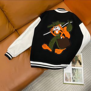 24ww Designer Varsity Giacche per uomo Cucito Letterman Retro Skull Sport Colletto da baseball Manica in pelle Streetwear Hip Hop Bomber Donna Top Cappotti Embriodery