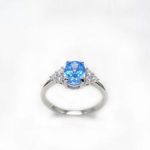 2023 Fashion New S925 Sterling Silver Fashion Diamond Set Round Ring med Sea Blue Zircon Women's Engagement Ring