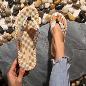 Hausschuhe 2023 Damen bedruckte Hausschuhe Retro Clip-Toe rutschfeste flache Strandhausschuhe Handgefertigtes Hanfseil One Pedal Flip Flop Plus Size 3542 L230725