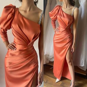 Элегантные оранжевые выпускные платья одно плечо ремнями.