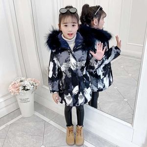 Down Coat Wear Winter Girls Parka Çocuk Çocuk Hooded artı kadife sıcak pamuklu ceket kalınlaştırıcı baskı 5-16 yaşında çocuk kaliteli giyim sahte kürk hkd230725