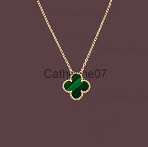 Pendant Necklaces Classic Fashion Pendant Necklaces for Women Elegant 4four Leaf Clover Locket Necklace Highly Quality Choker Chains Designer Jewelry J230725