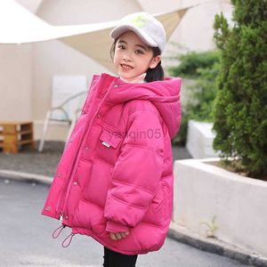 Piumino allentato per bambini Piumino per bambini Nuove ragazze per bambini Moda invernale Spessore caldo Cappotto sportivo per esterni con cappuccio corto per bambini HKD230725